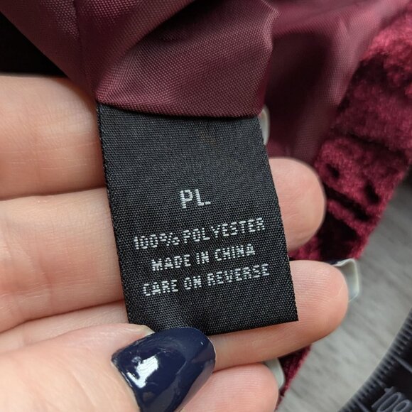 Briggs New York Petite Ribbed Velvet Button-Up Jacket in Rich Red Size Petite L - Picture 9 of 16